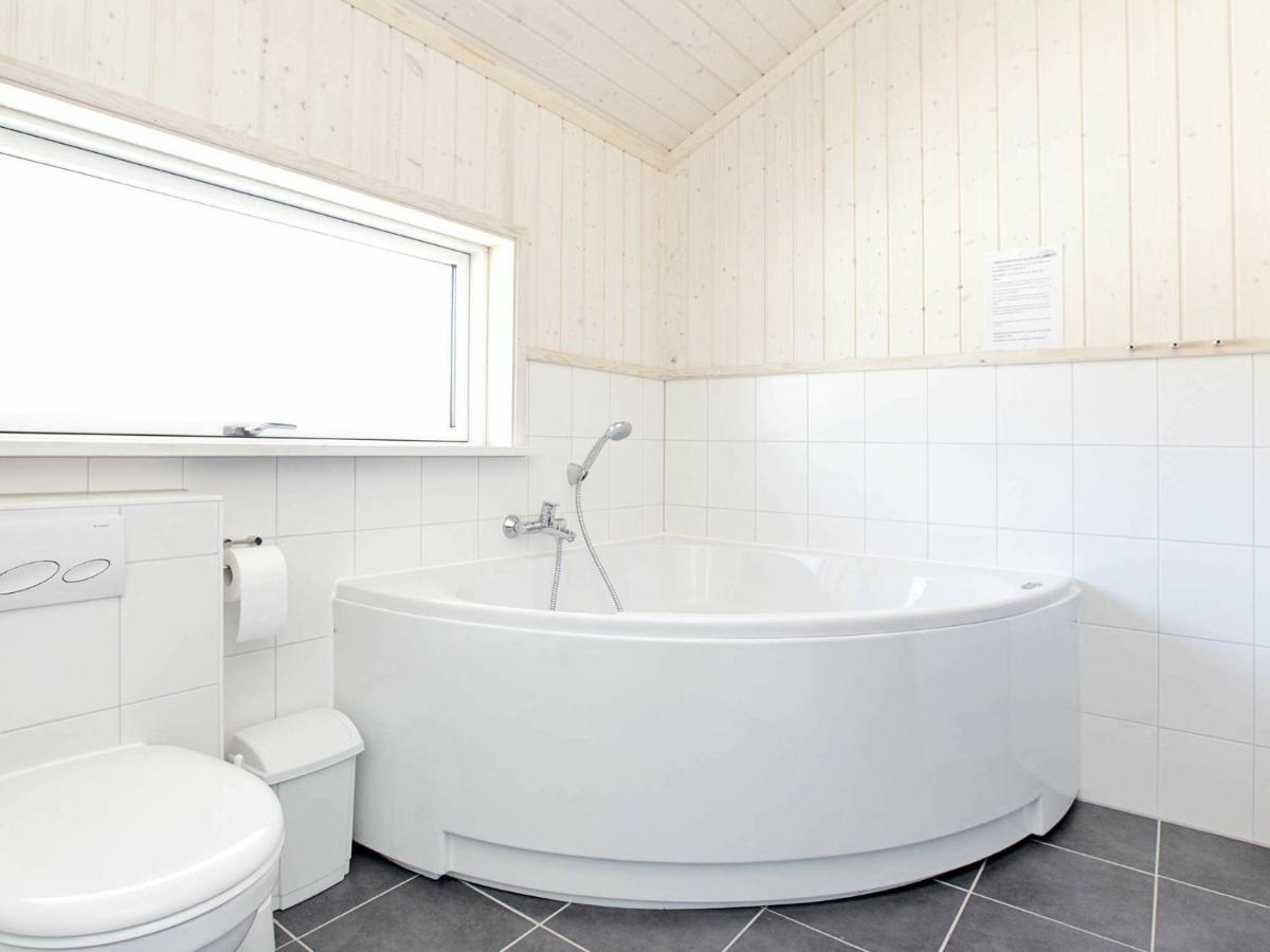 Four-Bedroom Holiday Home In Grossenbrode 1 Dış mekan fotoğraf